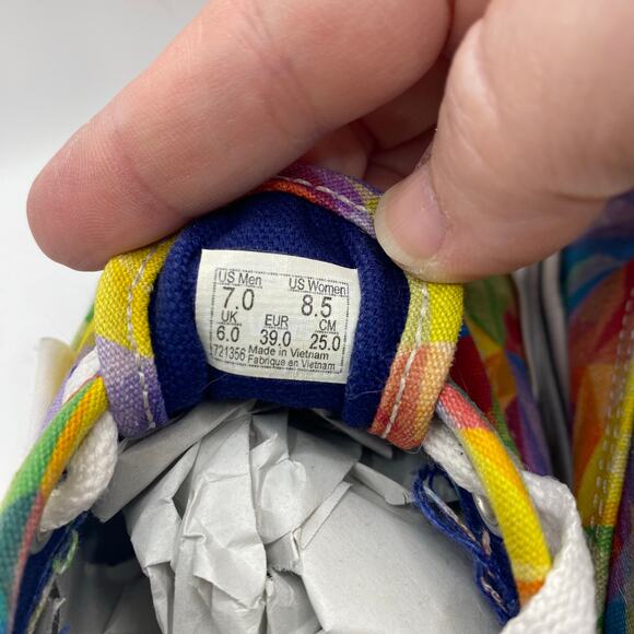 Vans Era Low Top Sneakers Rainbow Geometric Prism Multicolor Canvas M7 W8.5 - Picture 7 of 8